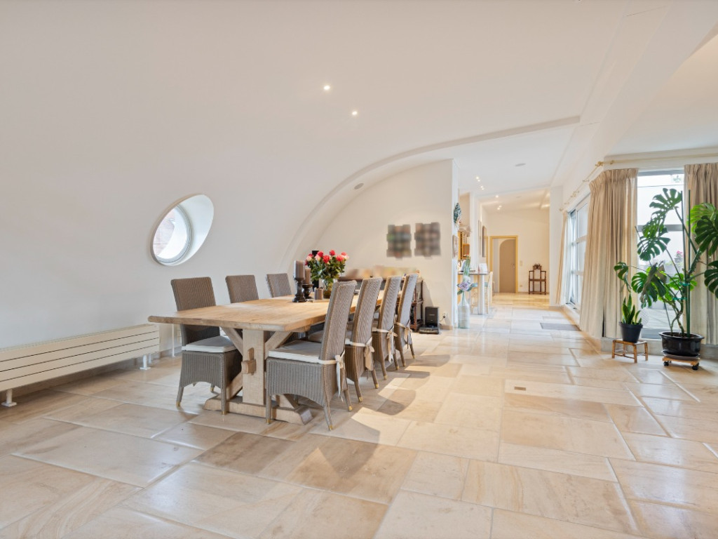 Markt - 1 - 31 - 8790