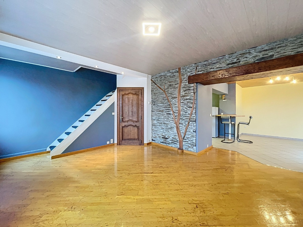 Rue de la faloise - 24 - - 6840