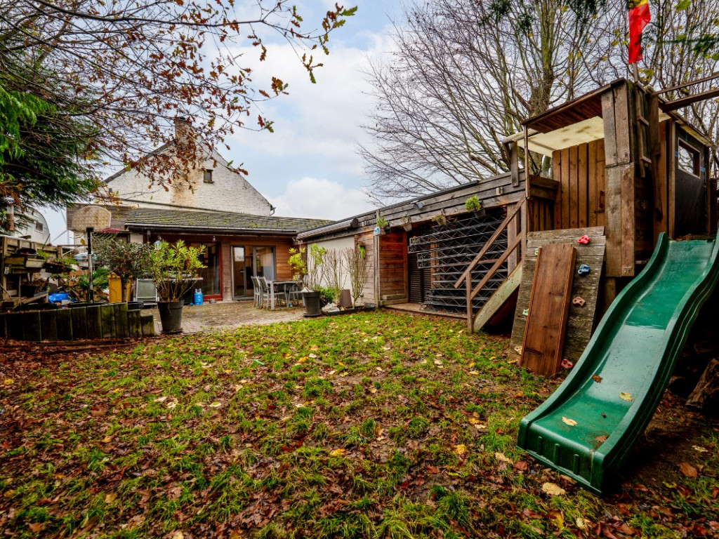 Rue de Namur - 78 - - 5380