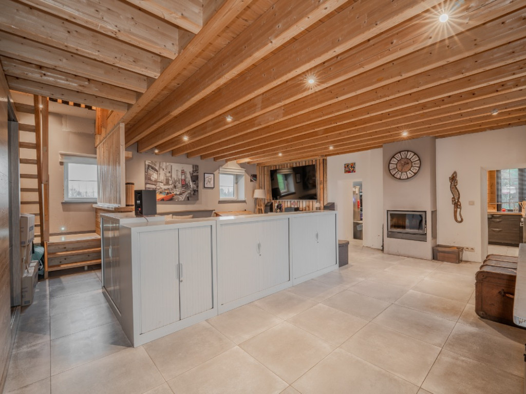 Rue de Namur - 78 - - 5380