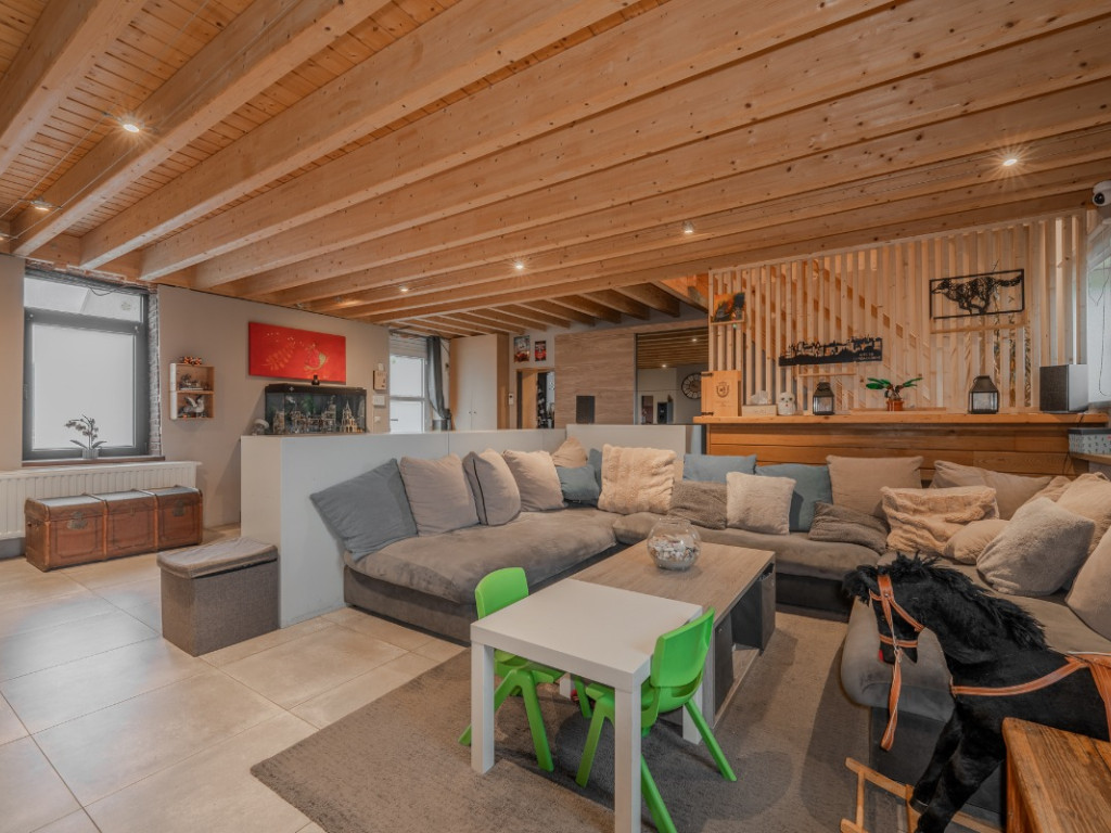 Rue de Namur - 78 - - 5380