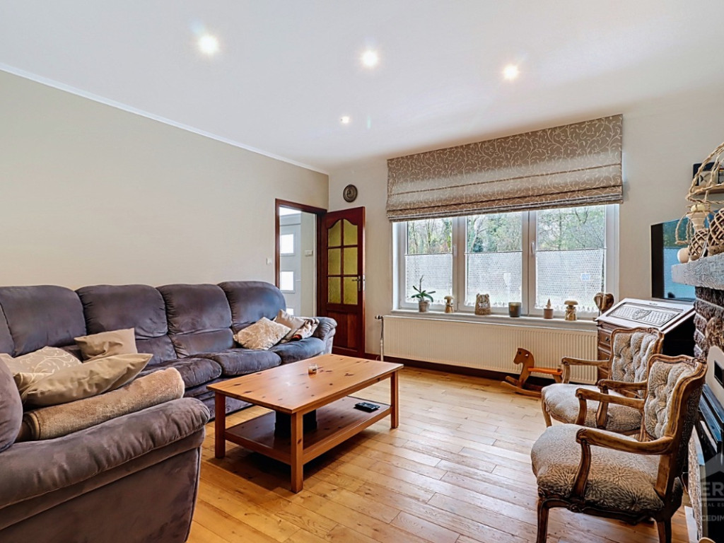 Avenue des Combattants - 123 - - 1470