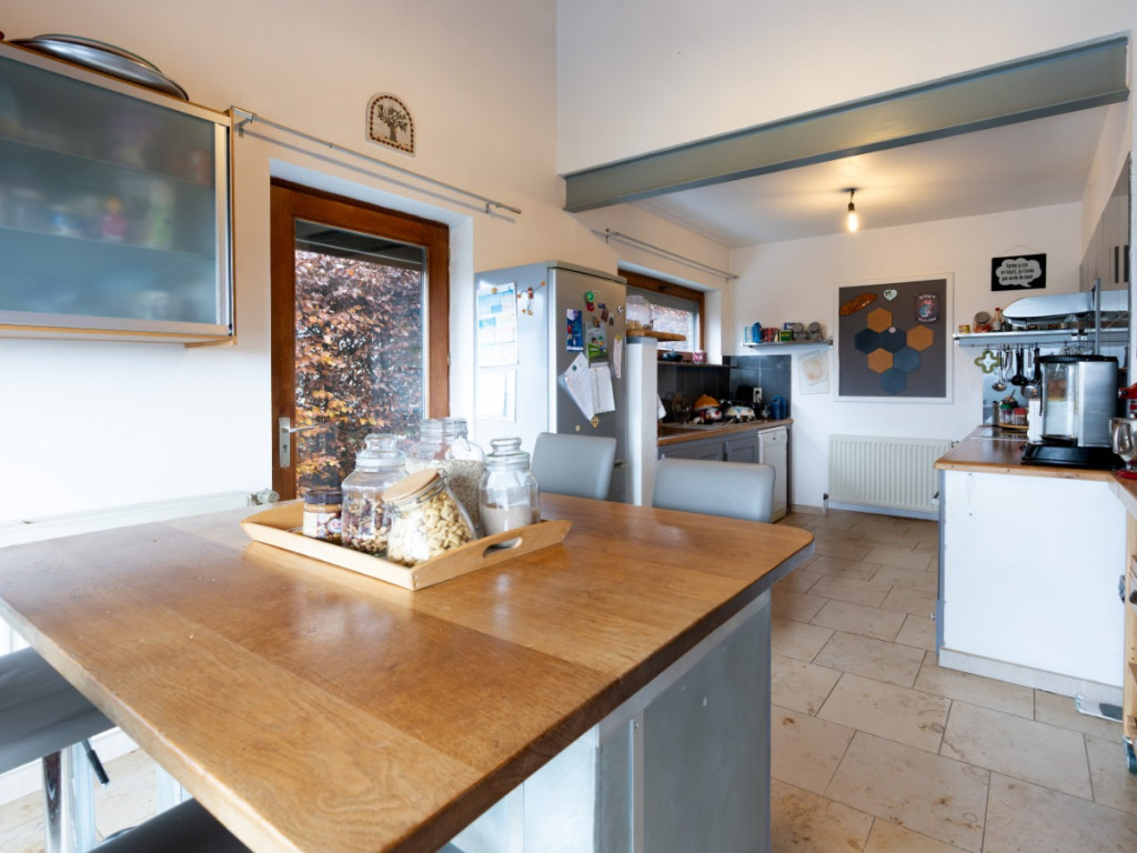 Rue de Marche - 38 - - 6640