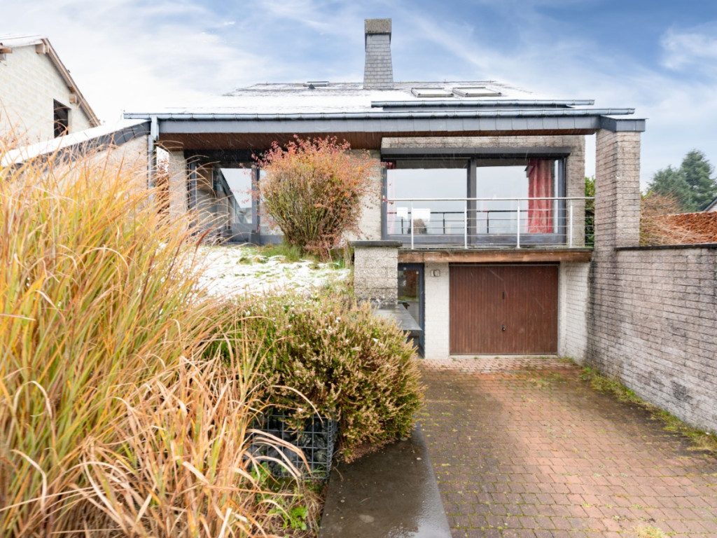 Rue de Marche - 38 - - 6640