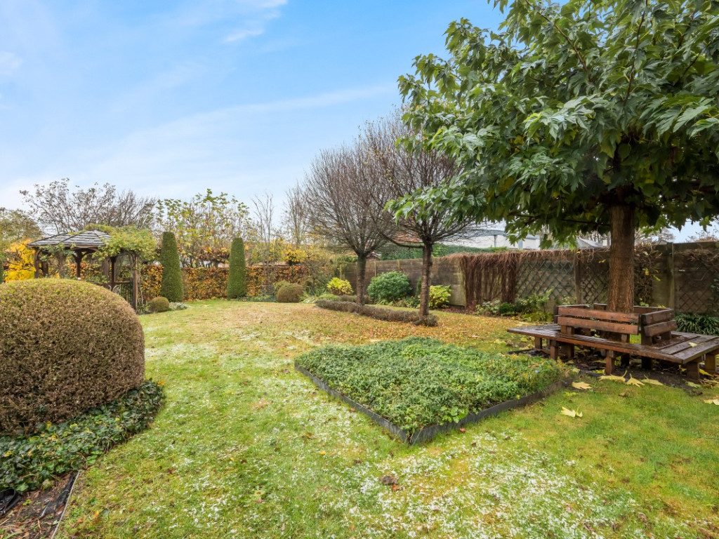 Weertstraat - 74 - - 2880