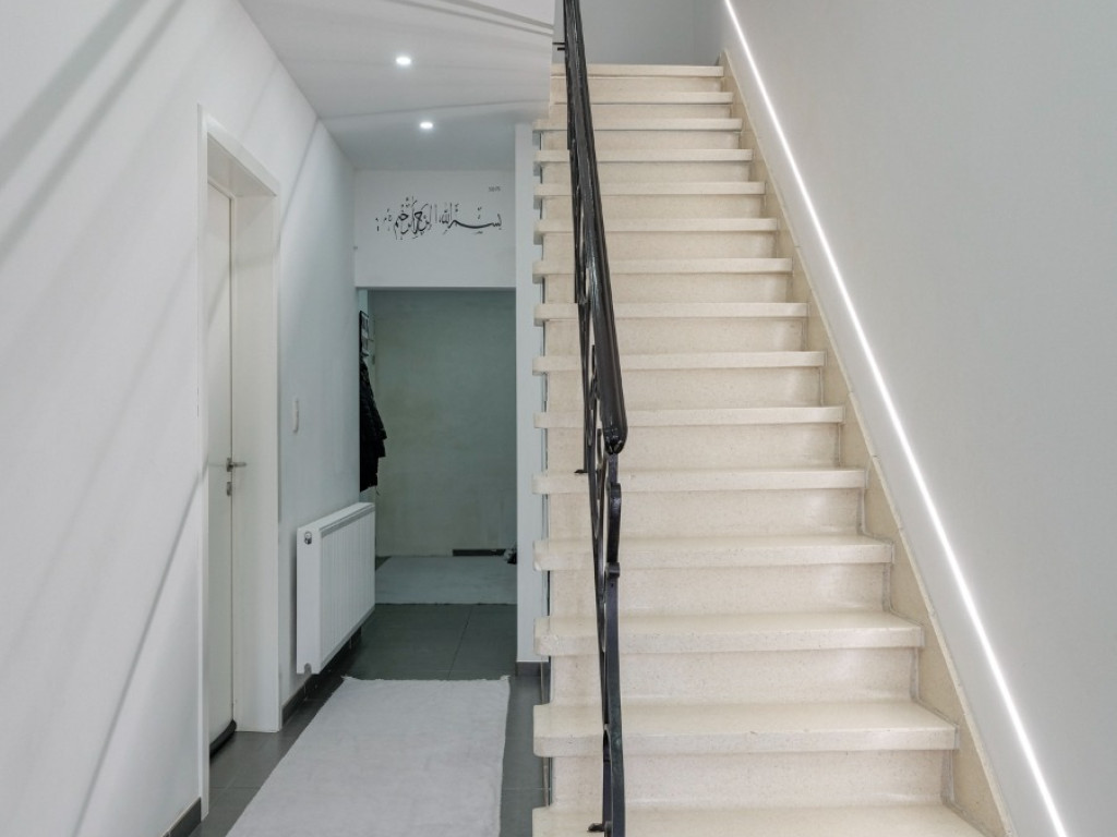 Montenakenweg - 44 - - 3800