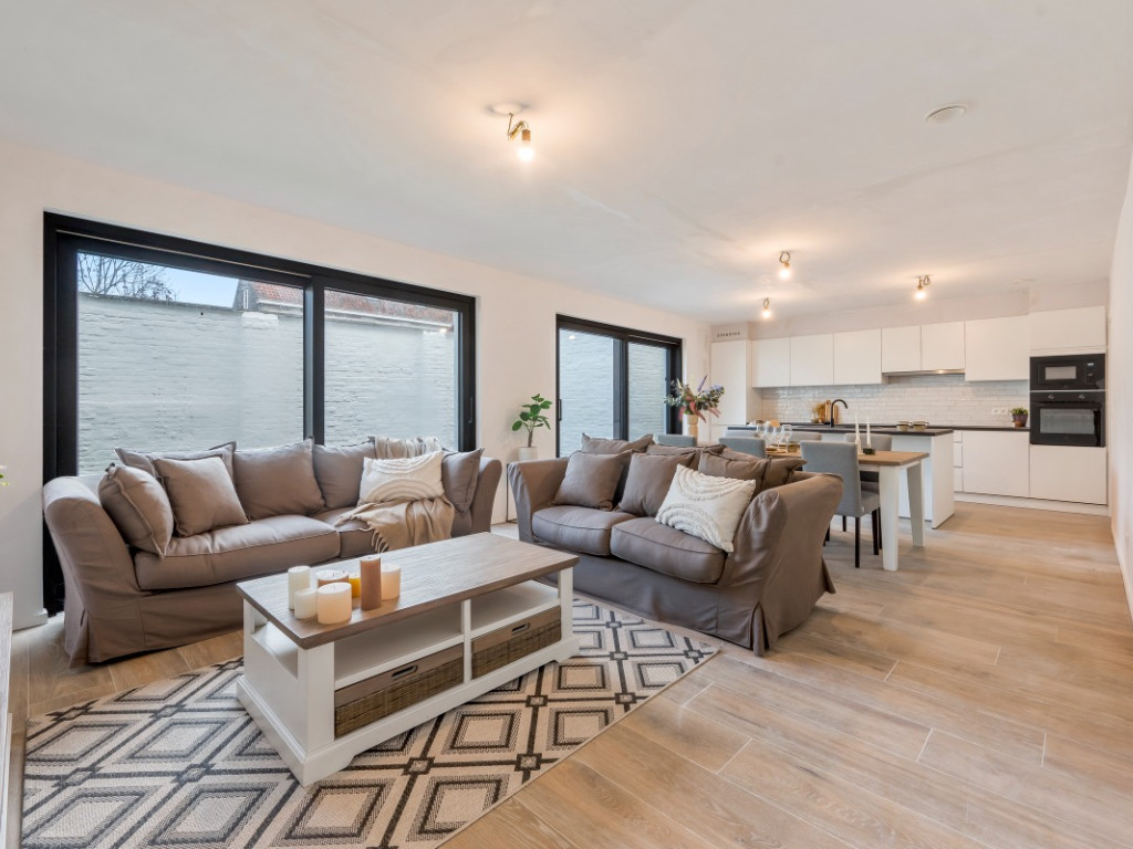 Moeie - 2A - - 0.1 - 9900