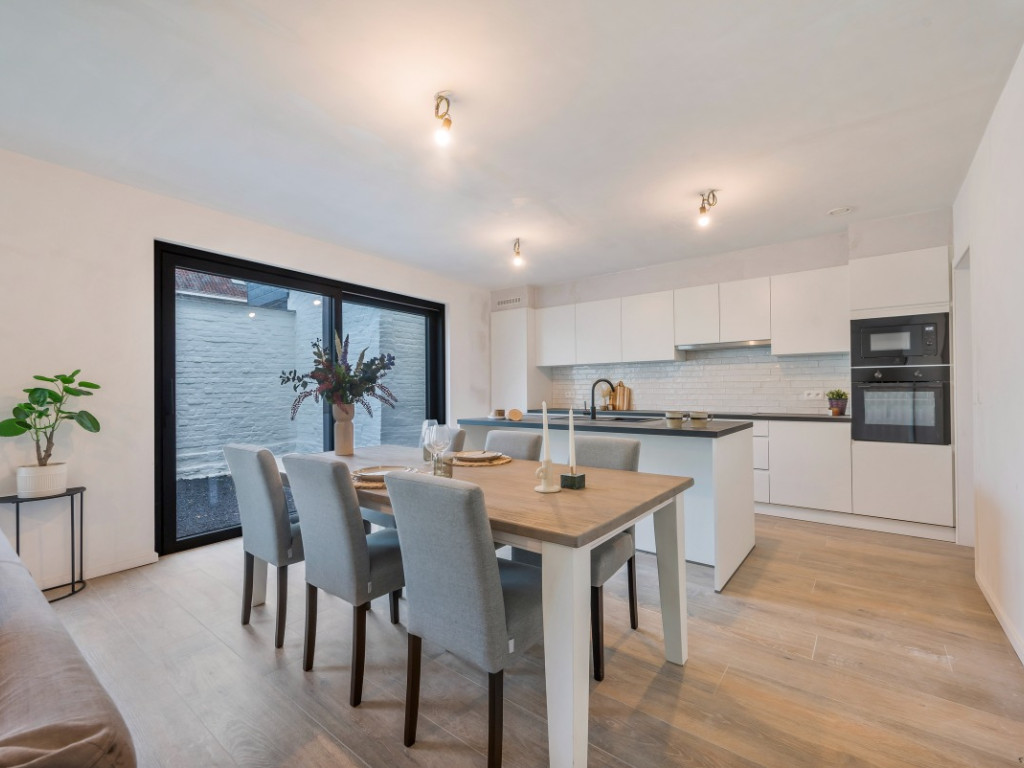 Moeie - 2A - - 0.1 - 9900