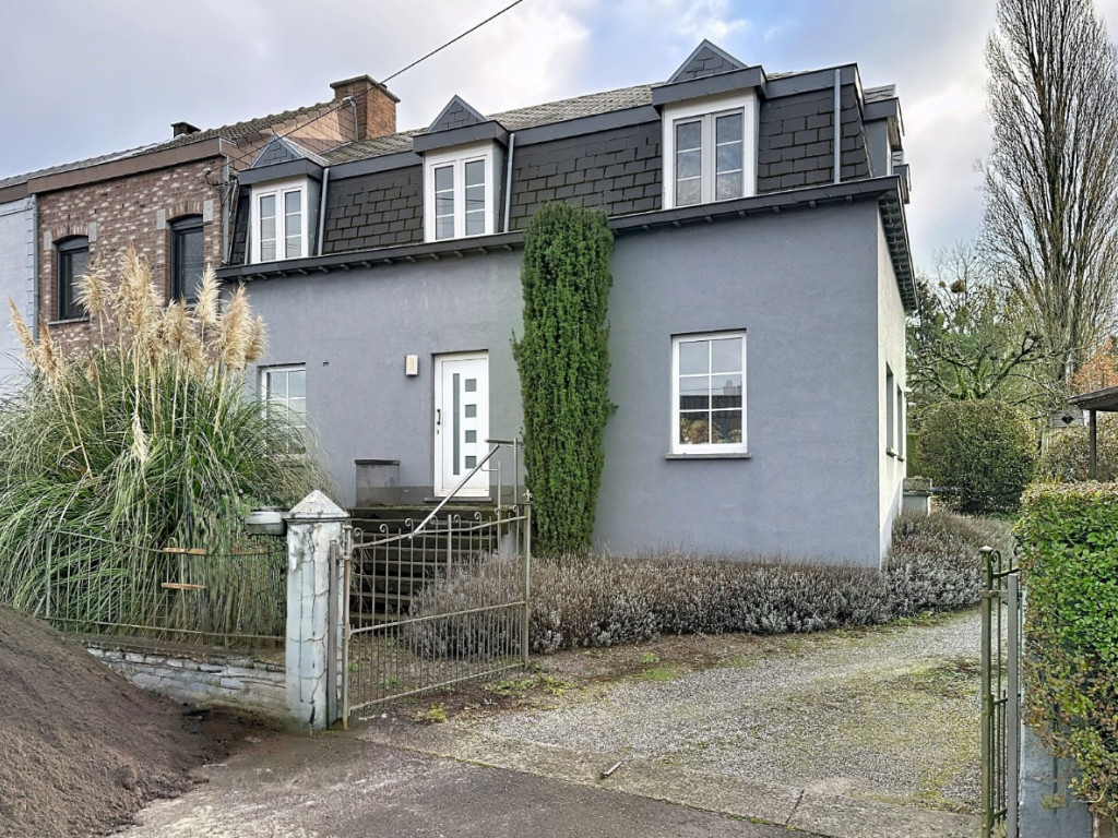 Rue de la Bourse - 89 - - 4470