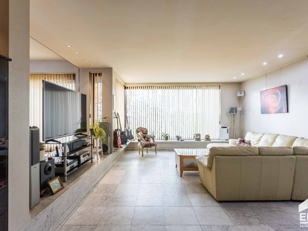 Hoogstraat - 142 - - 9340