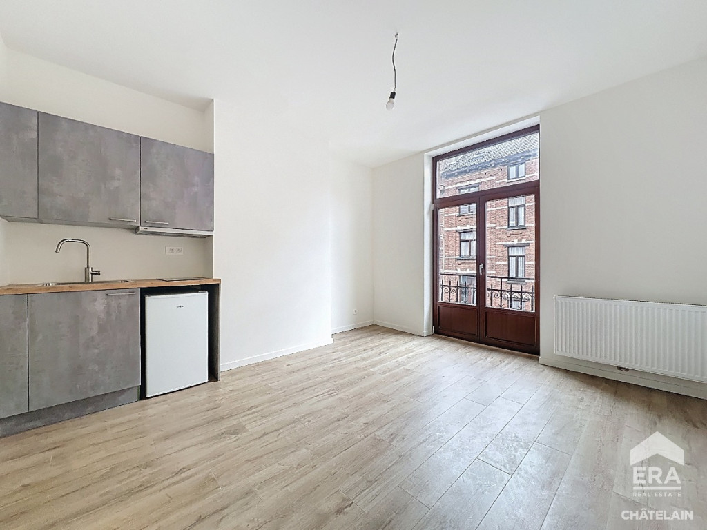 Rue Gustave Defnet - 79 - - 1060