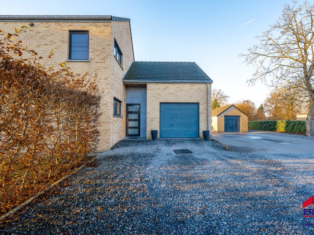 Rue du Tilleul - 83 - - 5350