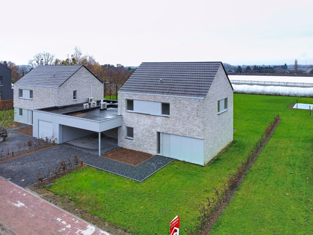 Voie de la Tombe - 12 - - 4537