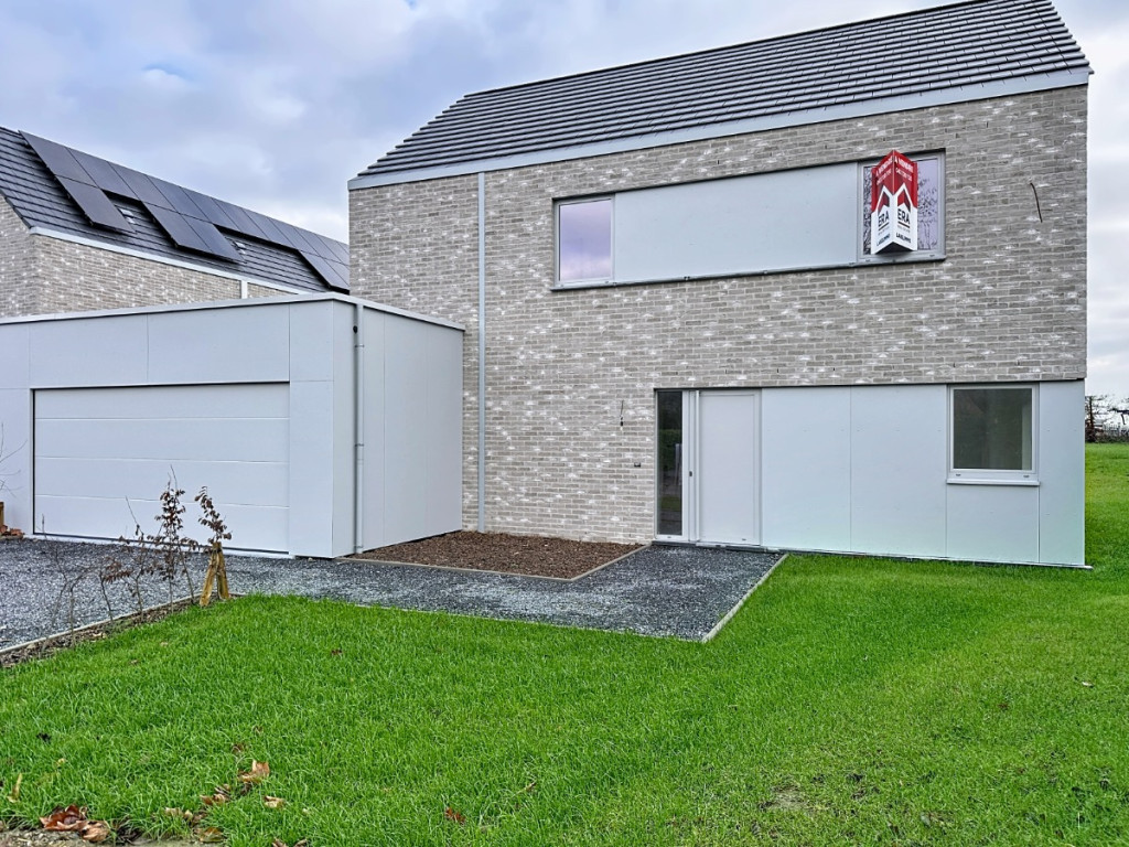 Voie de la Tombe - 8 - - 4537