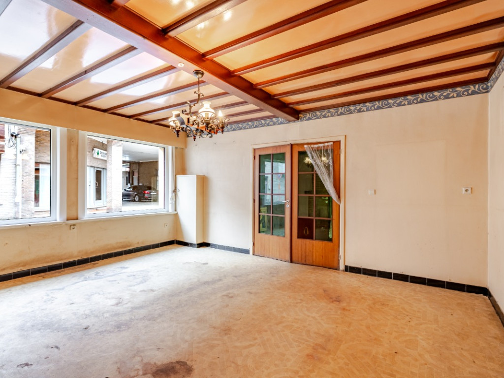 Hoogstraat - 72 - - 9960