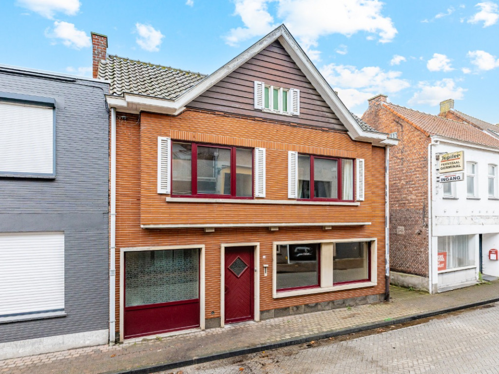 Hoogstraat - 72 - - 9960