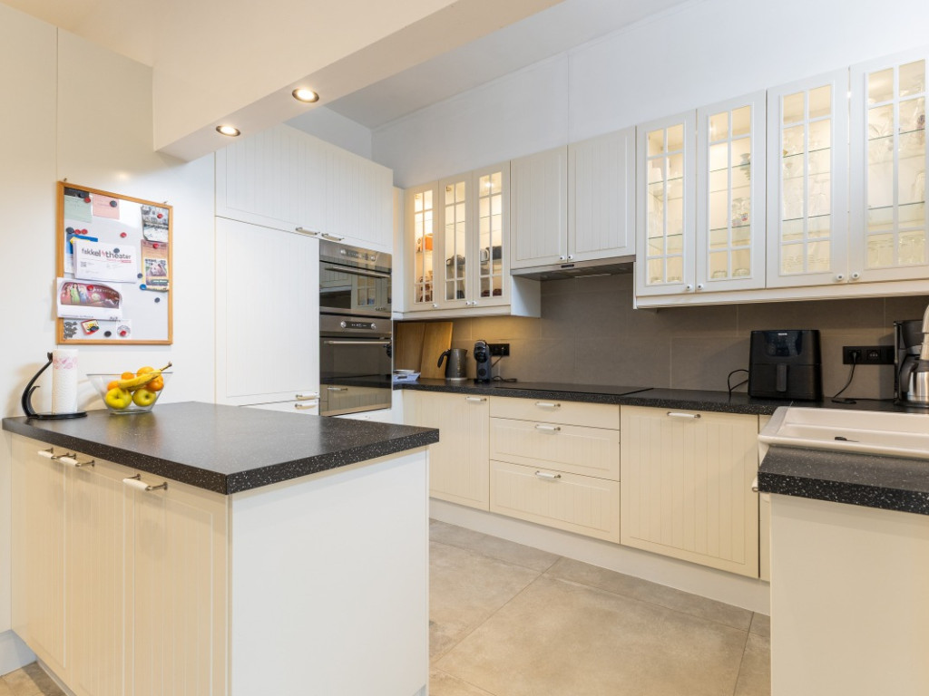 Thomas van Loostraat - 45 - - 8400