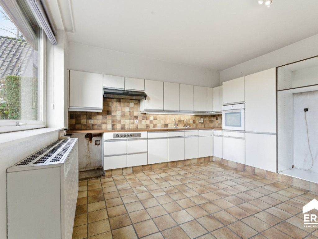 Burgemeester Deschodtlaan - 6 - - 8970