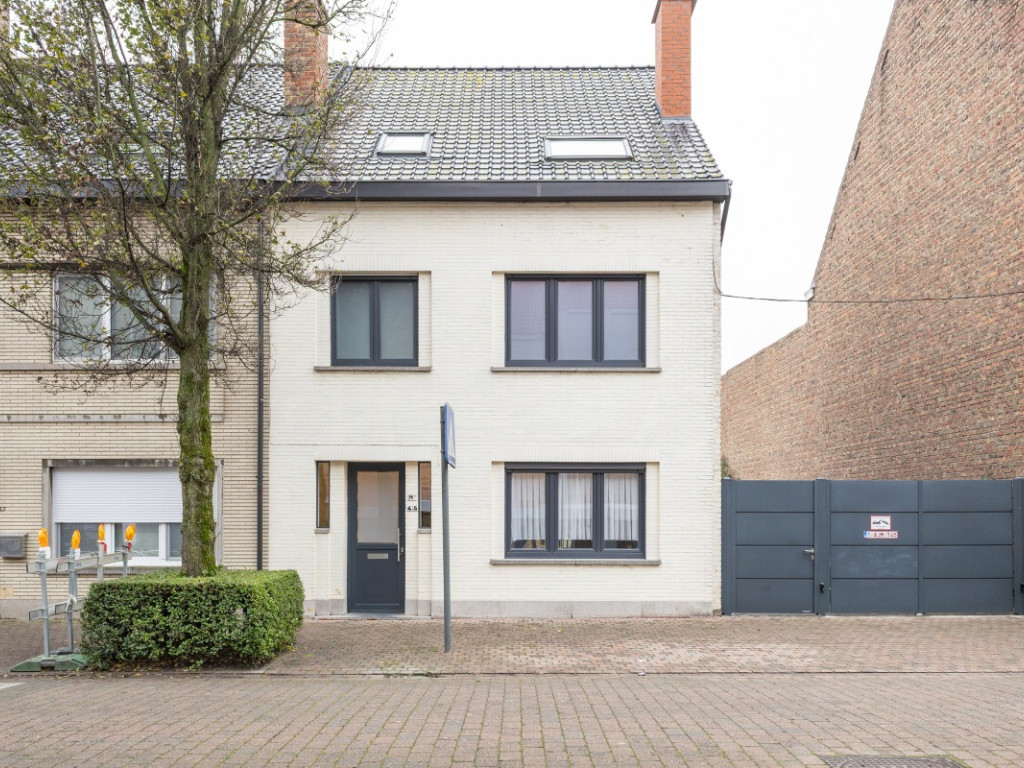 Thomas van Loostraat - 45 - - 8400
