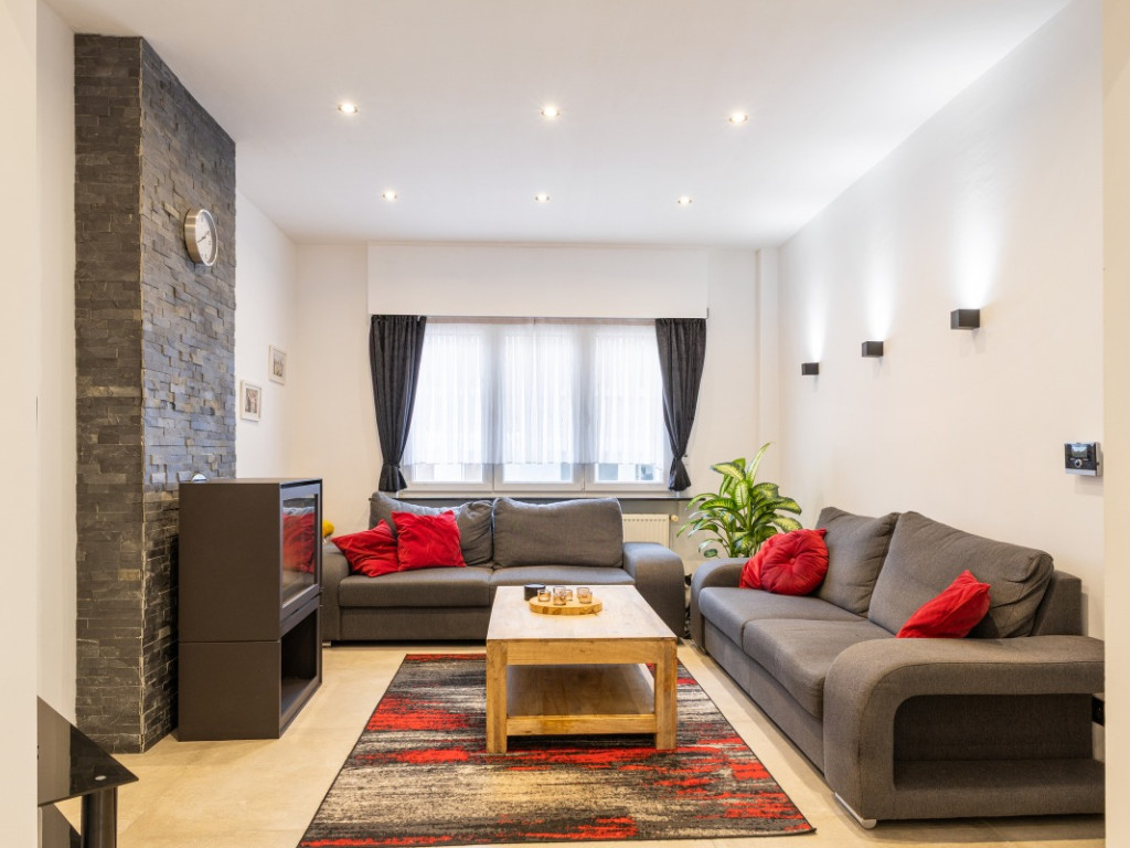 Thomas van Loostraat - 45 - - 8400