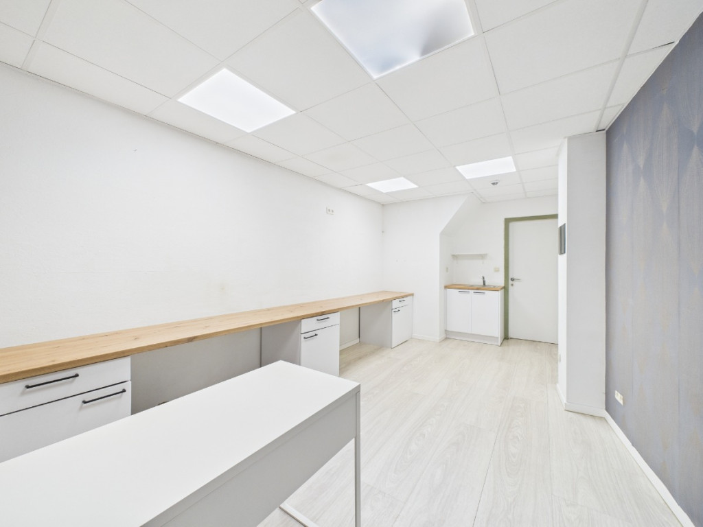 Rue Saint-Laurent - 8 - - 6900