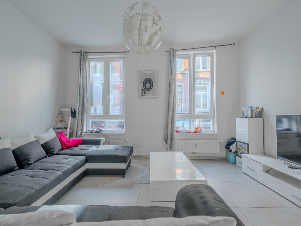 Rue Saint Léonard - 60 - 001 - 4000