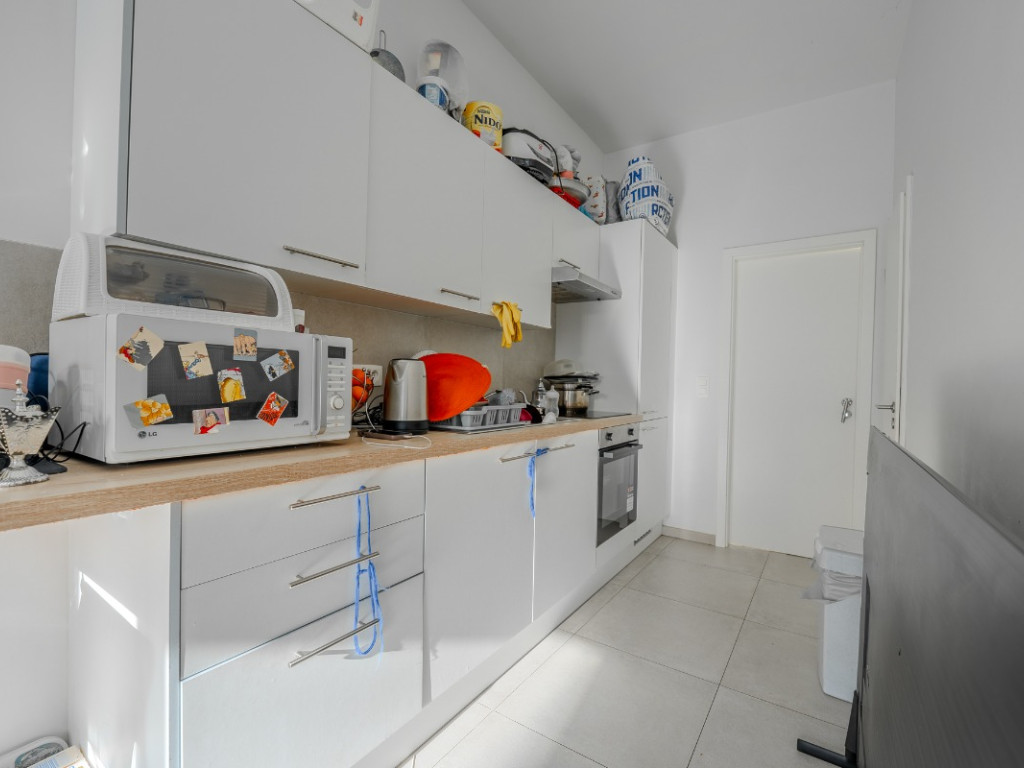 Rue Saint Léonard - 60 - 001 - 4000