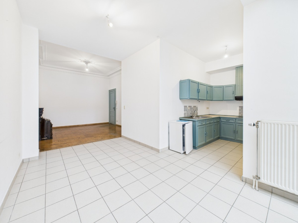 Rue Du Luxembourg - 85-1 - - 6900