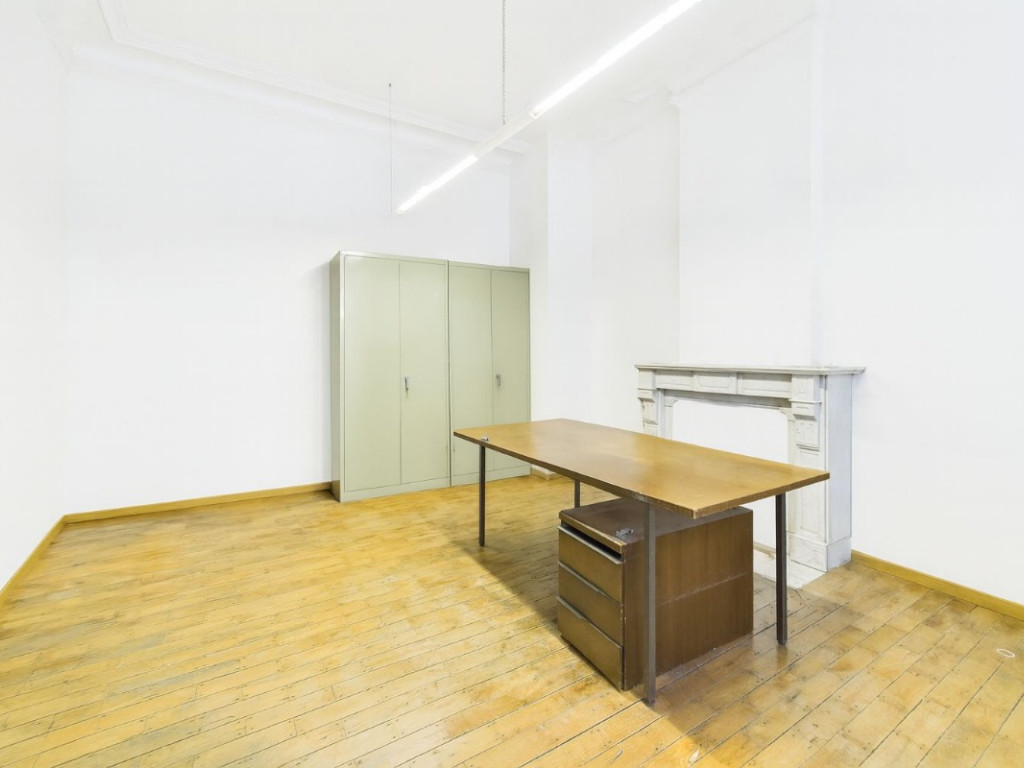 Rue Du Luxembourg - 85-REZ - - 6900