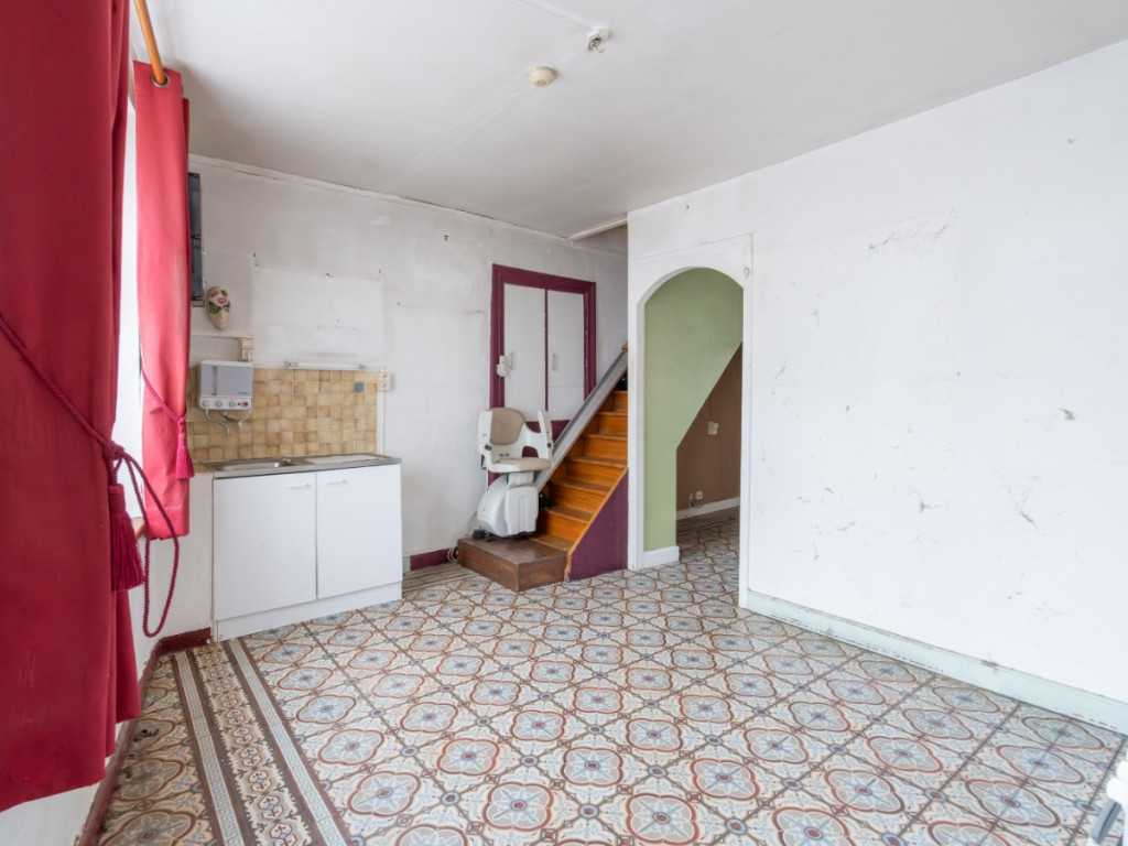 Place Faubourg - 8 - - 6840