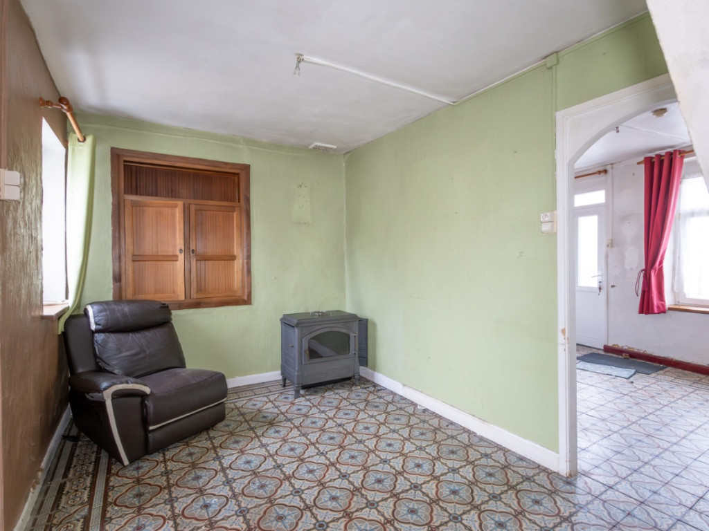 Place Faubourg - 8 - - 6840