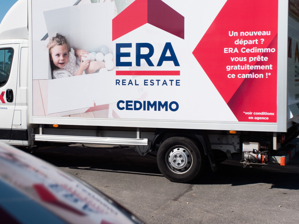 ERA CEDIMMO, agence immobilière, Brabant Wallon, camion, déménagement, boîtes 