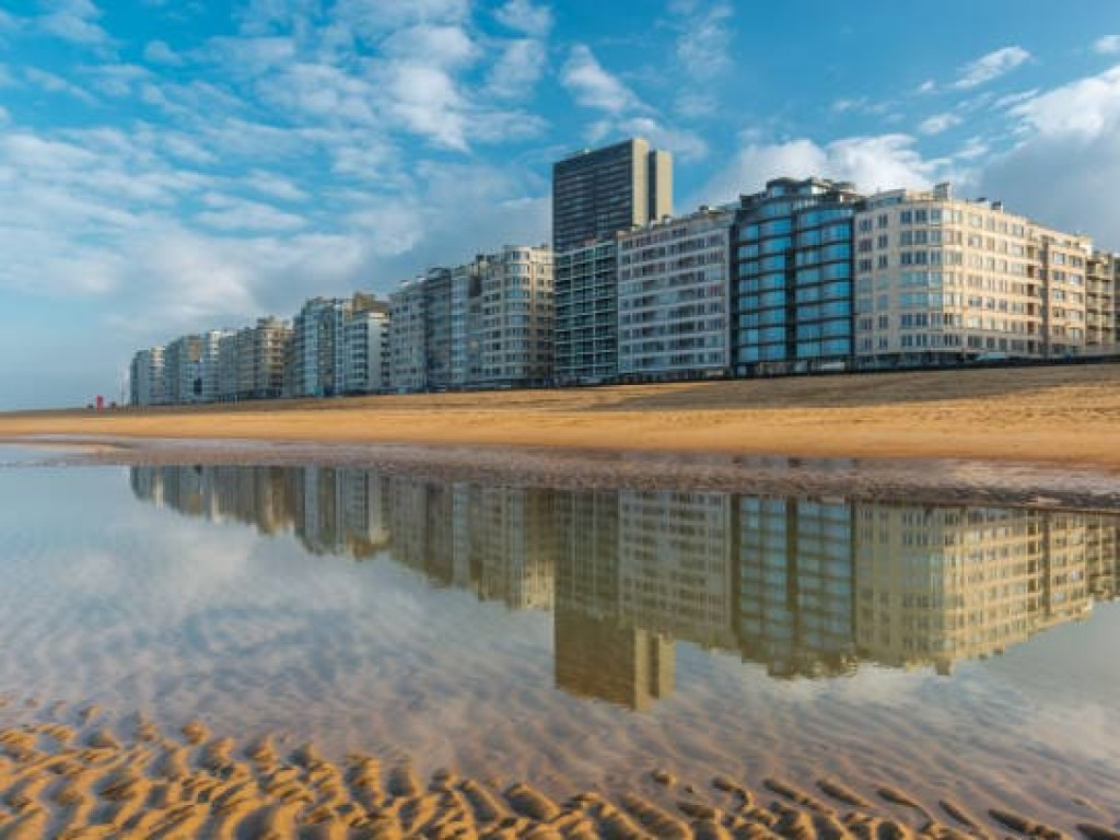 Zee en strand van De Panne 