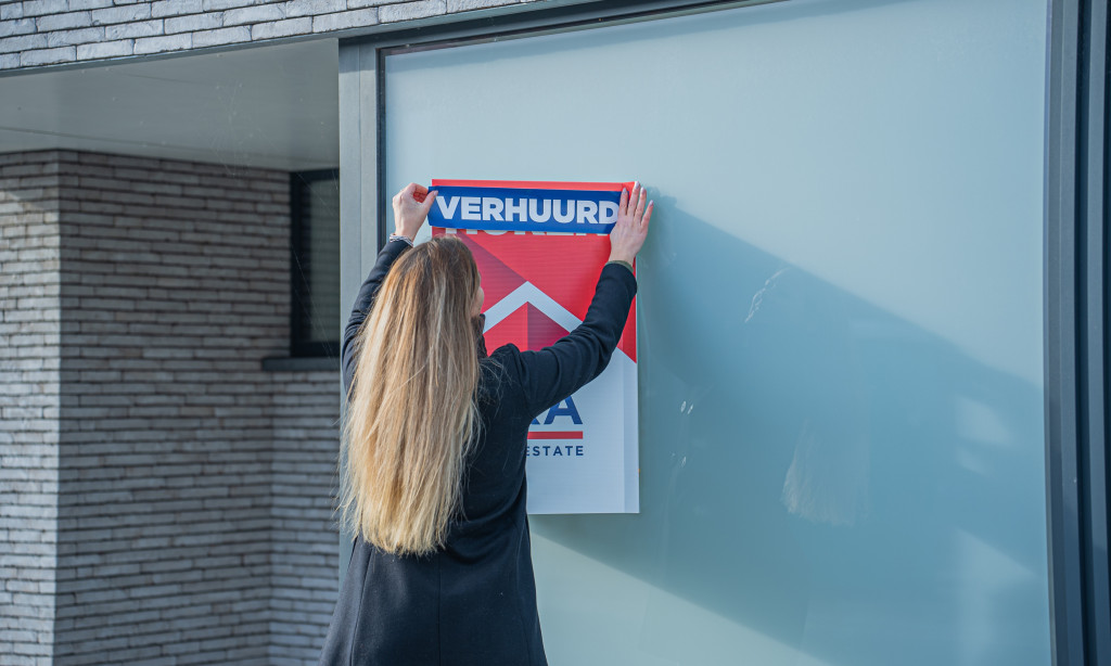 Bord verhuurd voor een woning