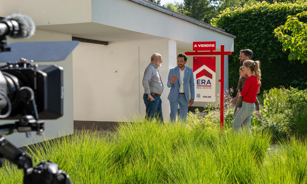 Mo ERA WONEN