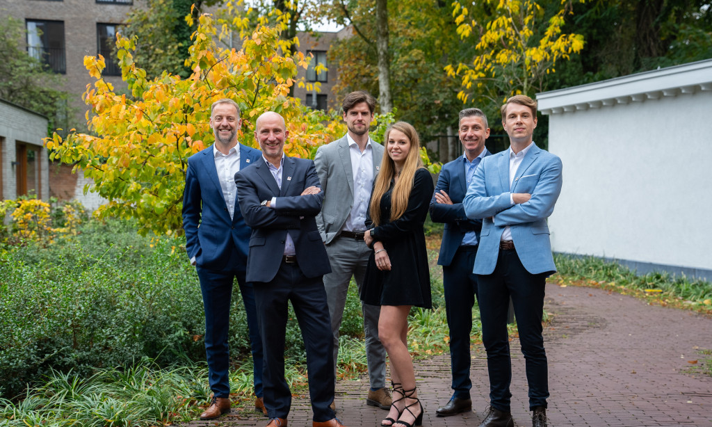 Team ERA PROJECTS in de tuin