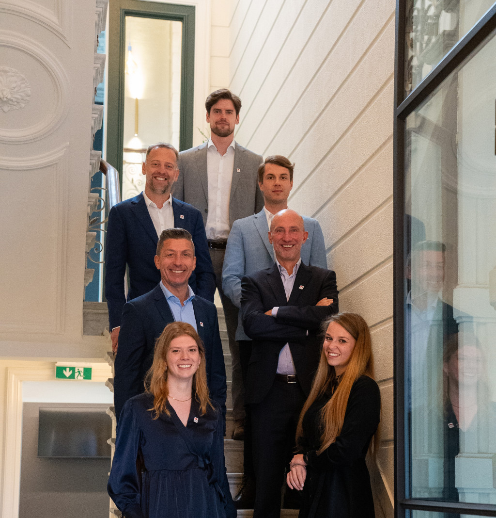 Team ERA PROJECTS in de hal