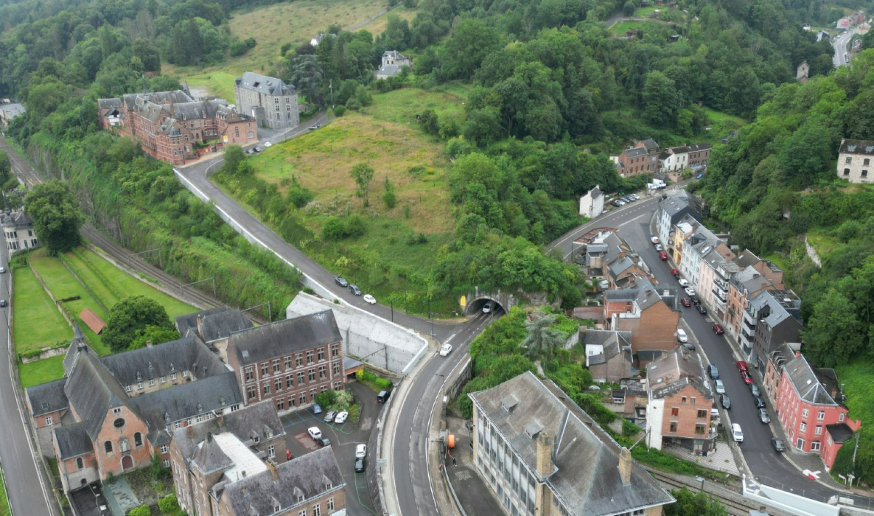Rue Francois Bribosia - 9 - - 5500