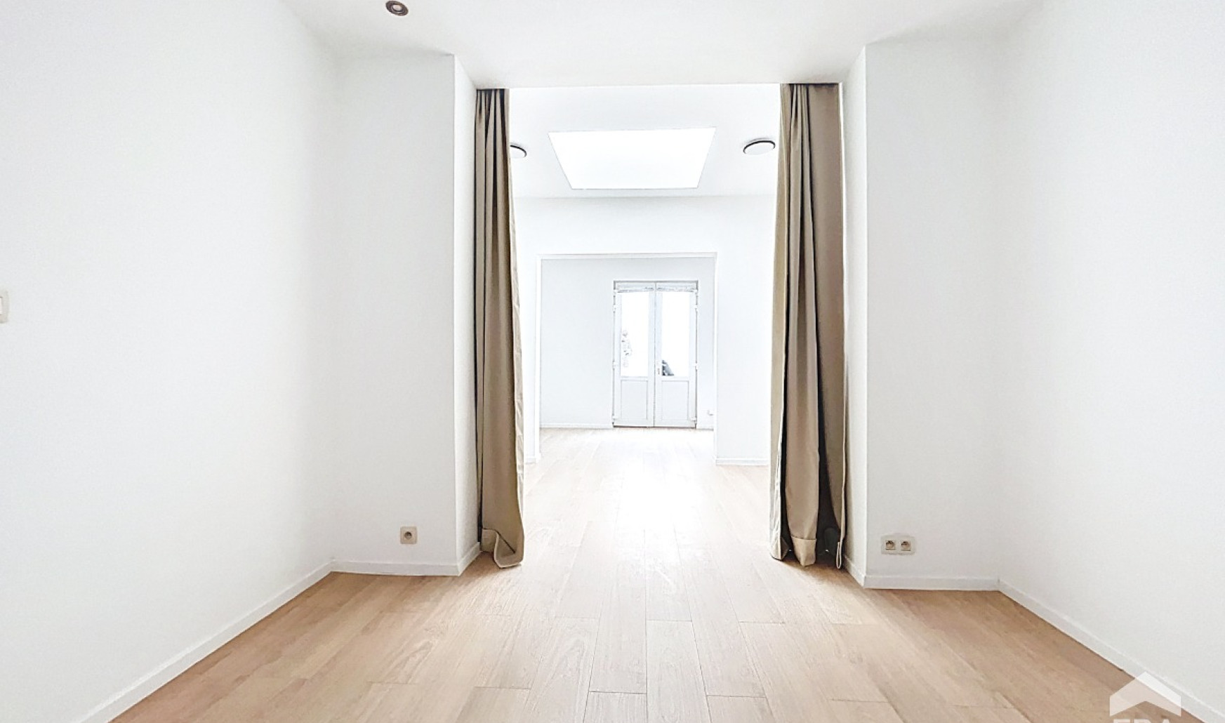 Place du Châtelain - 13 - 0 - 1050