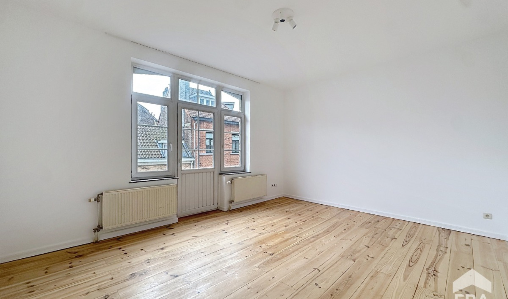 Rue Gray - 147 - - 1050