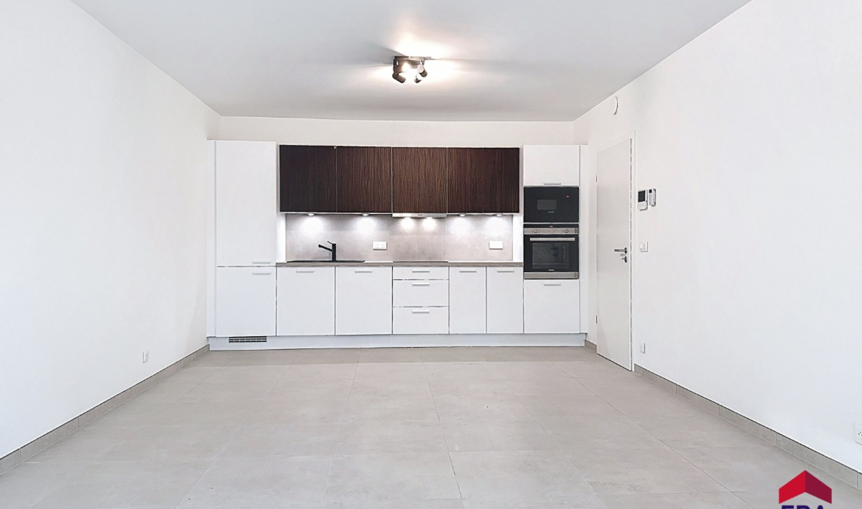 Rue de la Justice - 79 - B12 - 5300