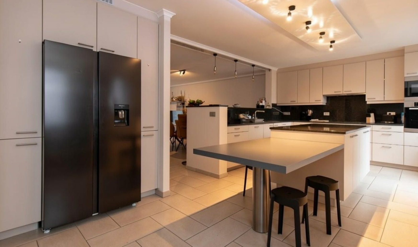 Bevrijdingsplein - 3 - 0101 - 8930