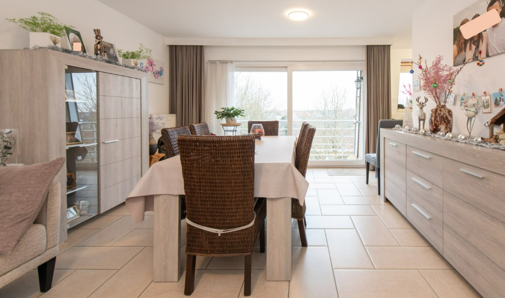 Bevrijdingsplein - 3 - 302 - 8930