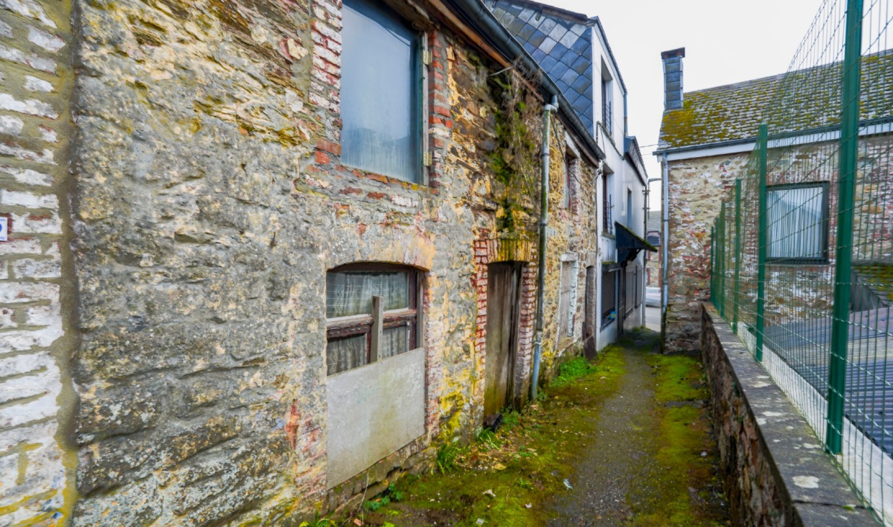 Rue du Mont - 107 - - 6870