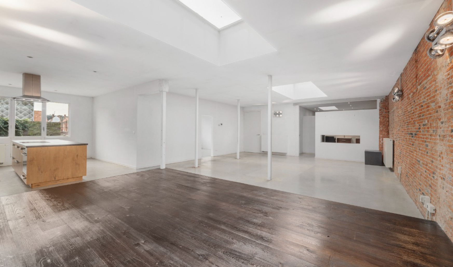 Stationsstraat - 77 - bus 4 - 9100