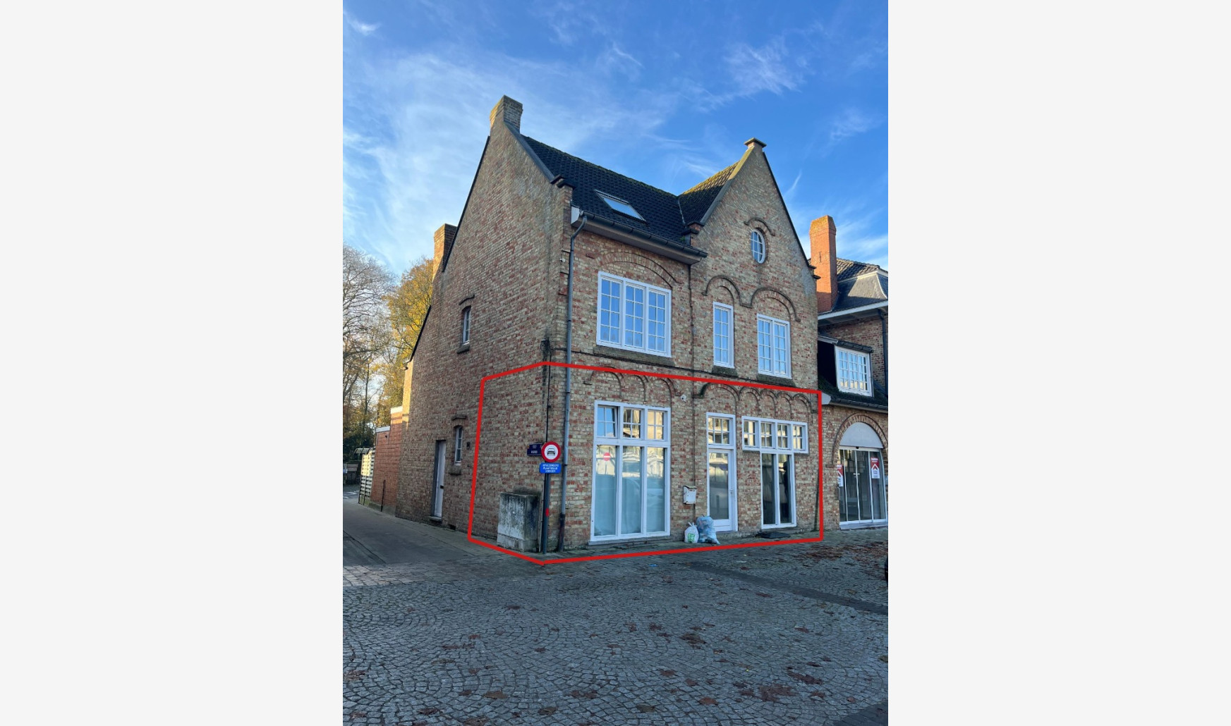 Marktplein - 7 - 00.01 - 8750