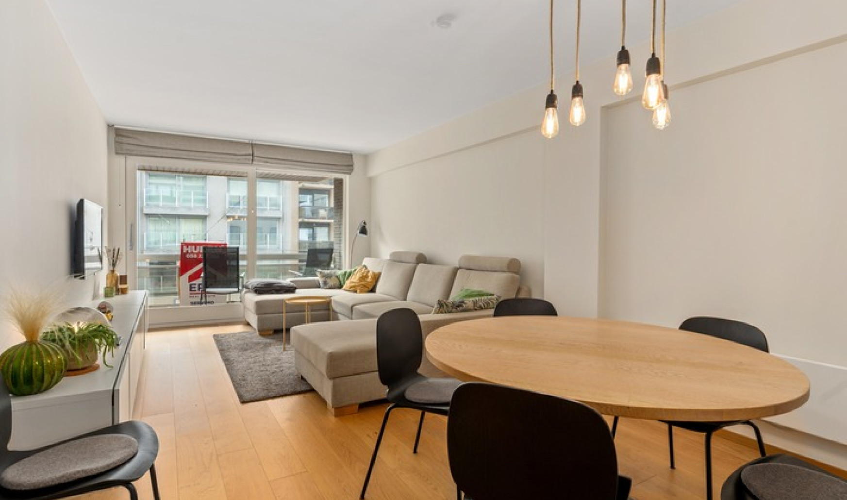 Albert I Laan (res. Strandjutter) - 99 - - 8670