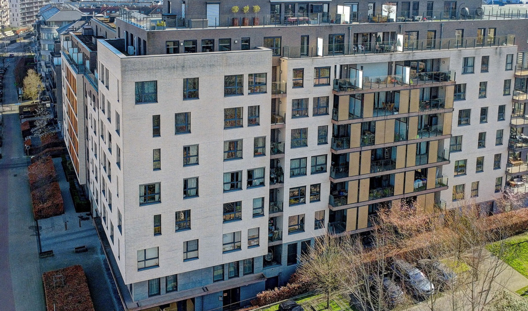 Allée Louise Van den Plas - 1 - D53 - 1200