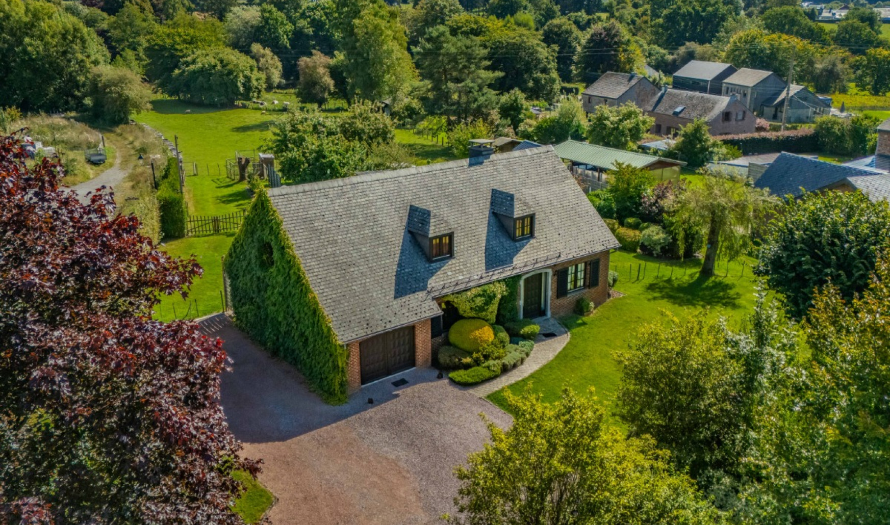 Rue Paul Dubois - 85 - - 6890