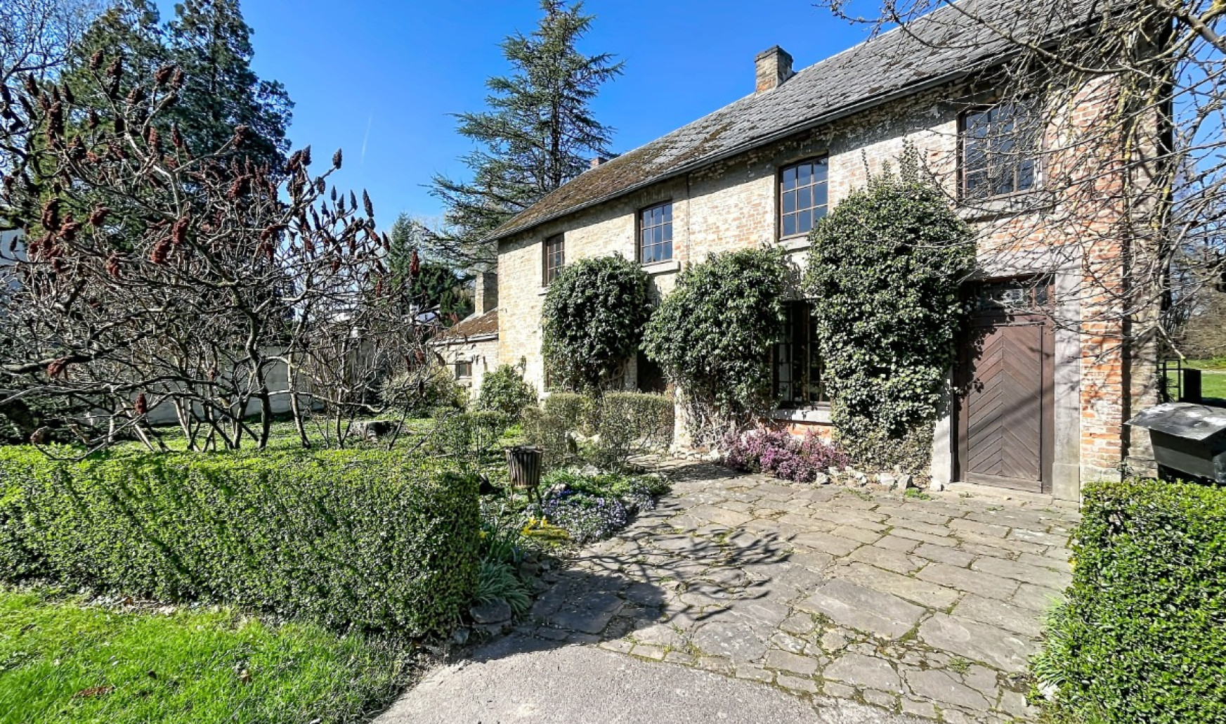 Route du Condroz - 219 - - 4550